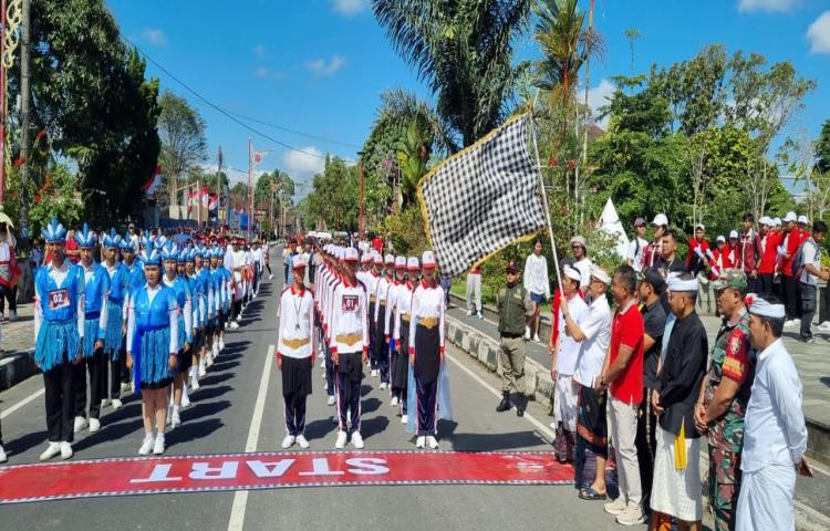 Sambut-HUT-ke81-RI-27-Regu-SMKN-4-Bangli-Unjuk-Kebolehan-di-Gerak-Jalan-Kreasi.html