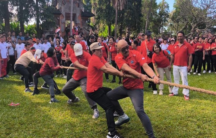 Semarak-HUT-ke81-RI-Pemkab-Bangli-Gelar-Beragam-Perlombaan-Penuh-Kebersamaan.html